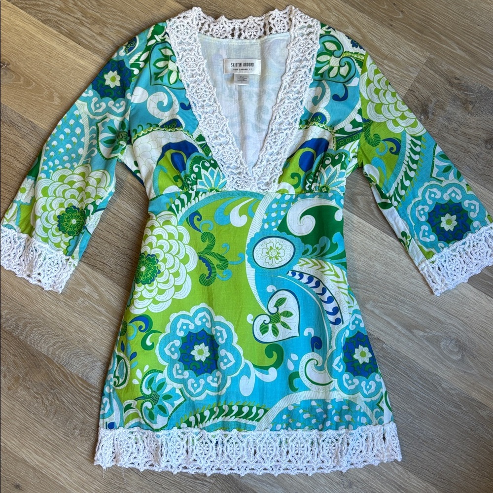 Skirtin Around top tunic blouse women’s size 6 tie in back cotton lace trim